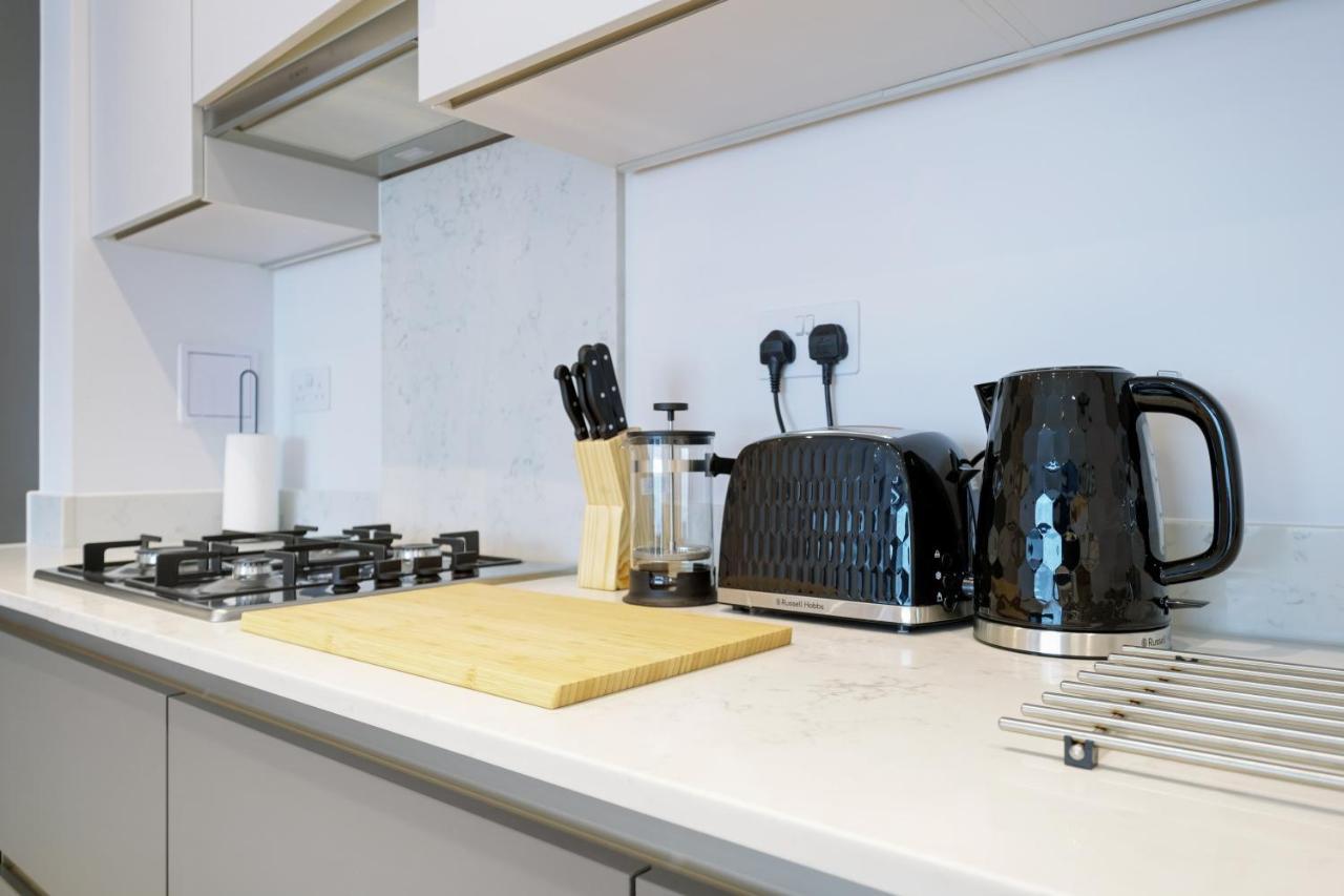 2 Bedroom Luxury Apartments With Parking In Stanmore, North West By 360 Stays London Dış mekan fotoğraf