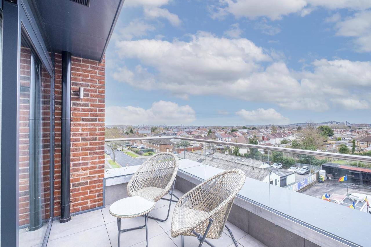 2 Bedroom Luxury Apartments With Parking In Stanmore, North West By 360 Stays London Dış mekan fotoğraf